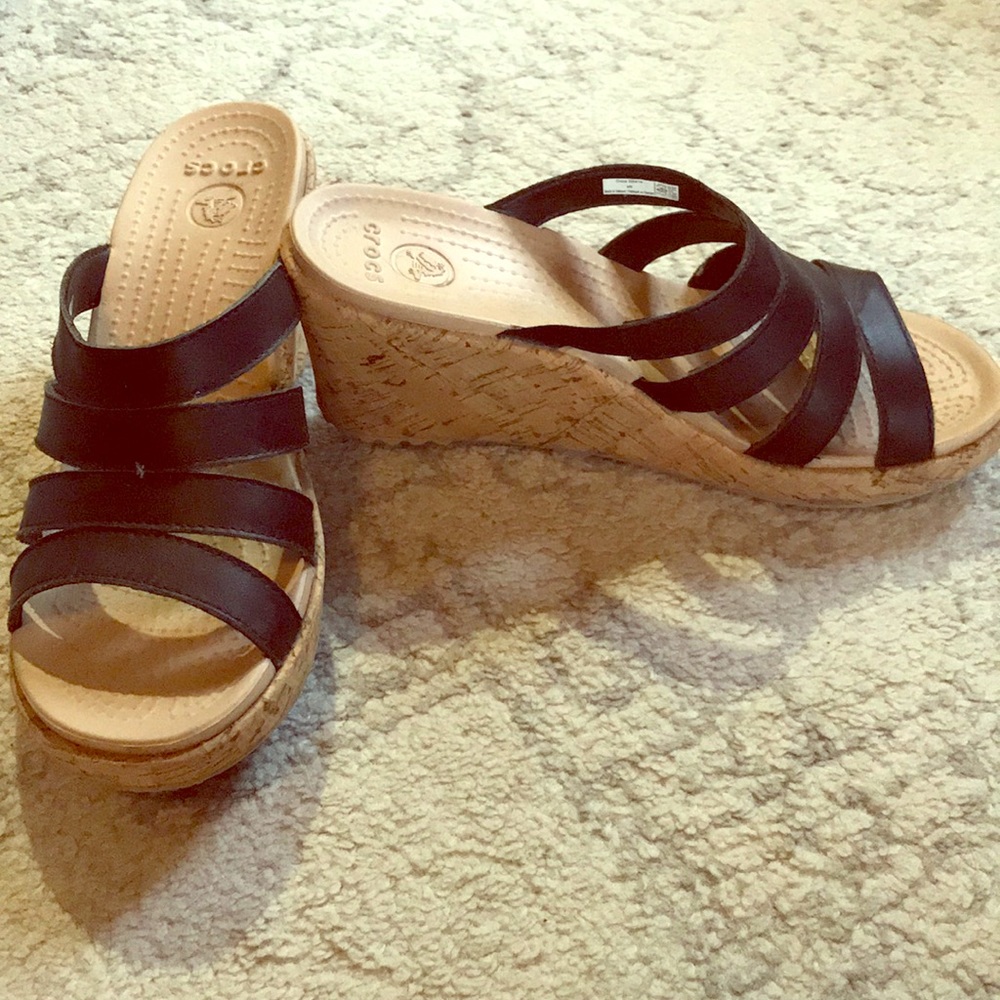 1-DAY SALE -- Crocs wedges